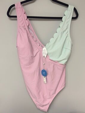 NWT Cupshe Swimsuit 1X NWT Pink Mint Colorblock Scallop Trim One Piece Plus Size